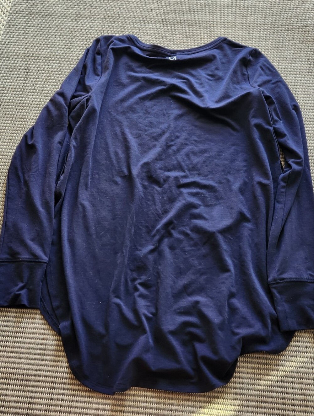 GapFit Breathe Shirt Womens Small Navy Blue Long Sleeve Activewear Top Curved